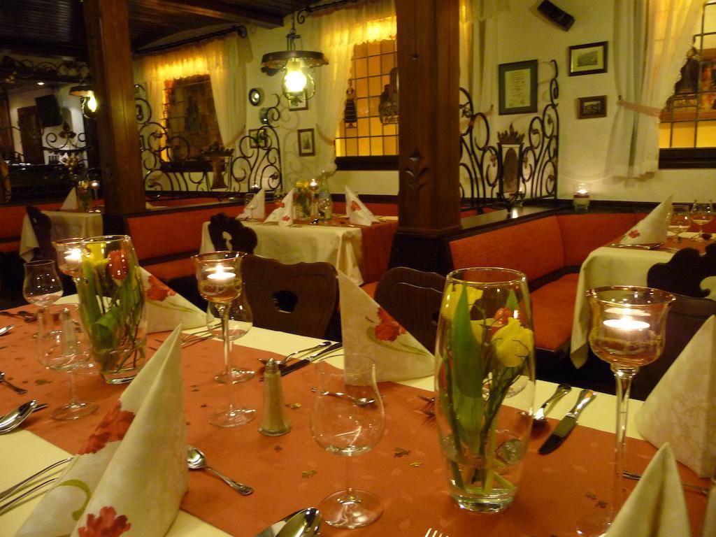 Hotel Gasthof Schuster Und Gaestehaus Ruedesheim am Rhein Exterior photo