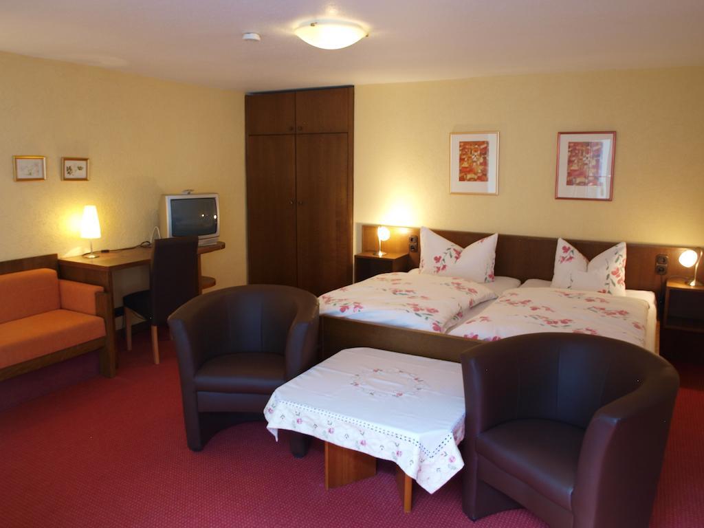 Hotel Gasthof Schuster Und Gaestehaus Ruedesheim am Rhein Room photo
