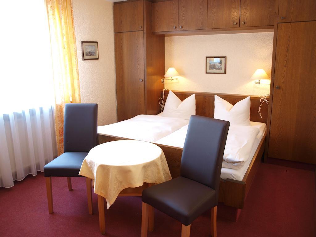 Hotel Gasthof Schuster Und Gaestehaus Ruedesheim am Rhein Room photo